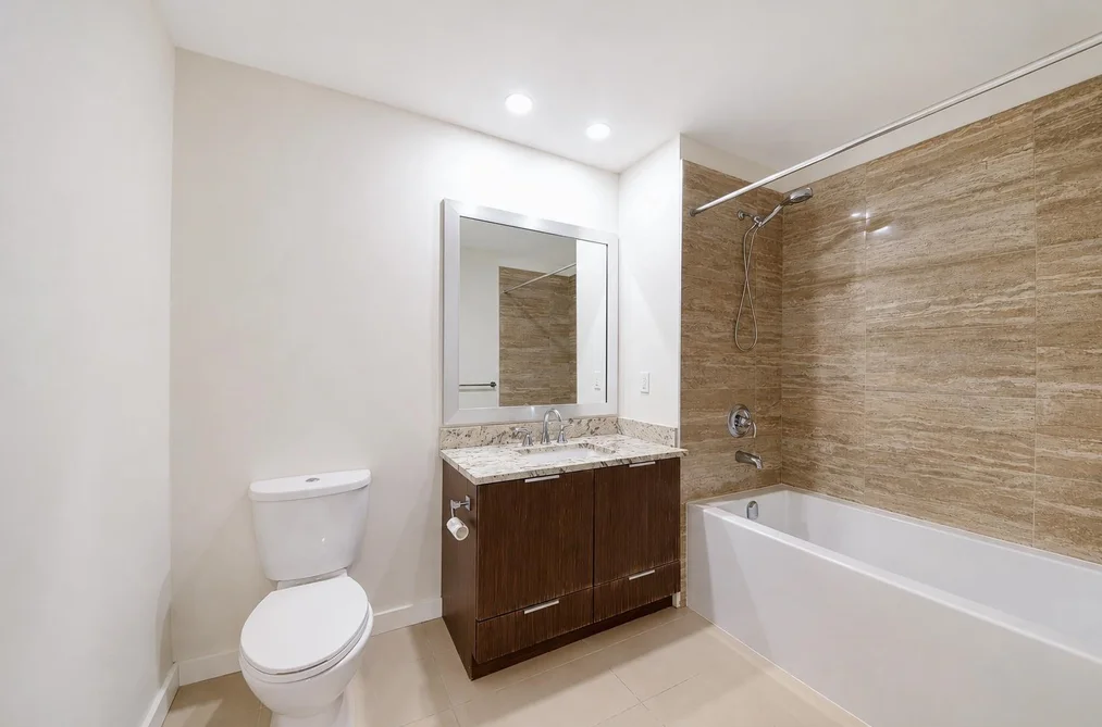 812 8688 HAZELBRIDGE WAY, Richmond, BC — Residential for Sale — Photo 9 of 21