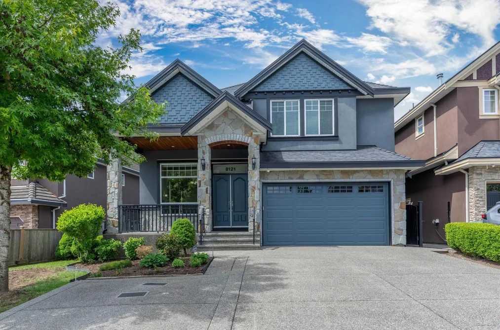 House for sale at 8121 145 Street Surrey British Columbia - MLS: R3125796
