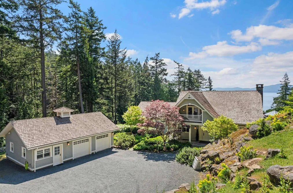 House for sale at 814 Beechwood Drive Mayne Island British Columbia - MLS: R3124491