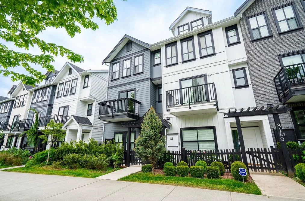 Row House (Non-Strata) for sale at 8142 202 Street Langley British Columbia - MLS: R3156827