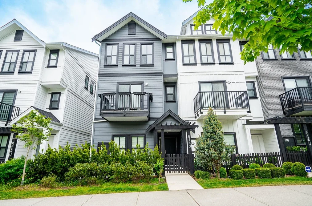 Row House (Non-Strata) for sale at 8142 202 Street Langley British Columbia - MLS: R3122451