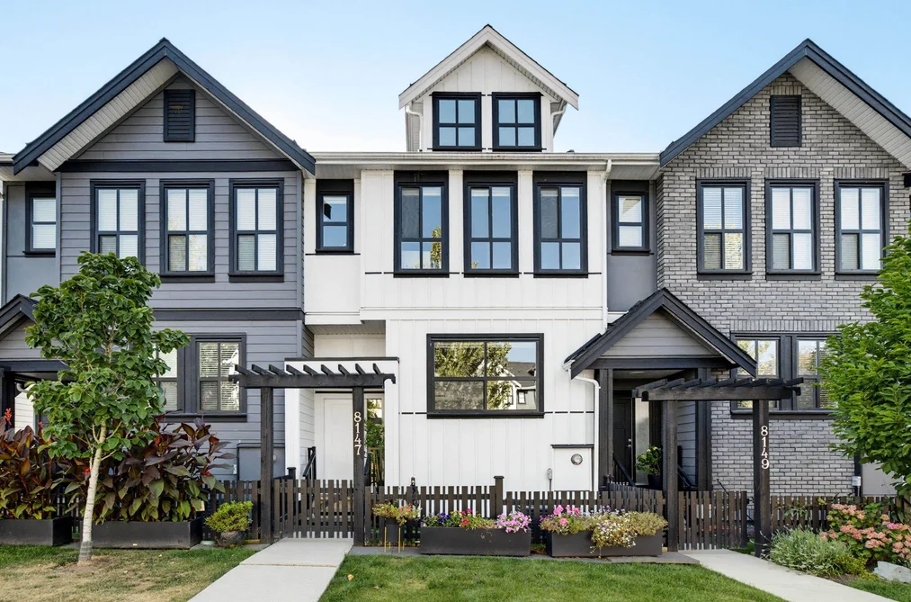 Row House (Non-Strata) for sale at 8147 202 Street Langley British Columbia - MLS: R3157171