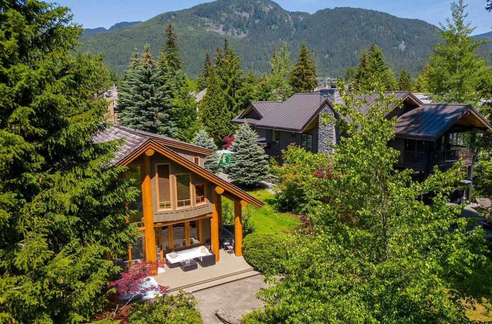 8148 MUIRFIELD CRESCENT, Whistler BC V8E 1J7, Whistler BC — Residential for Sale - Photo 2