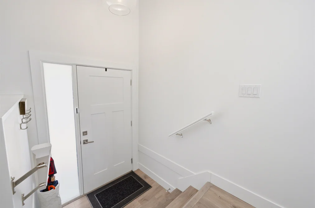 8157 202 STREET, Langley BC V2Y 3K2, Langley BC — Residential for Sale — Photo 3 of 40