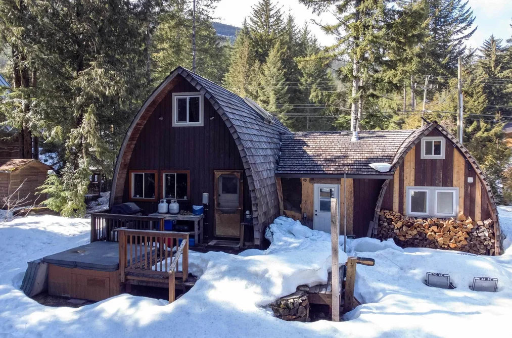 House for sale at 8160 Alpine Way Whistler British Columbia - MLS: R3073314