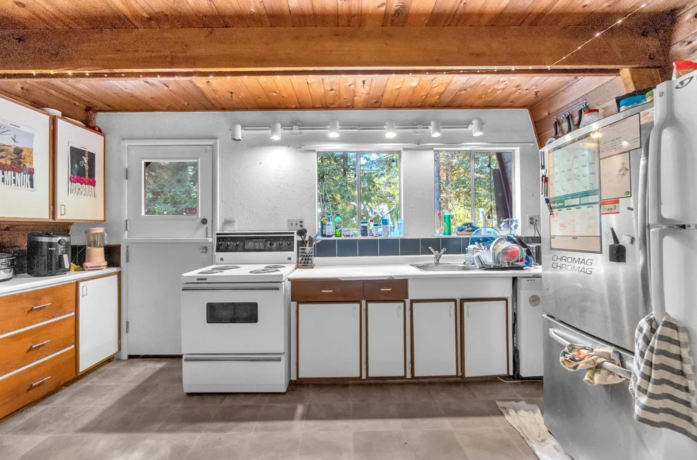 8160 ALPINE WAY, Whistler BC V8E 0G2, Whistler BC — Residential for Sale — Photo 8 of 34