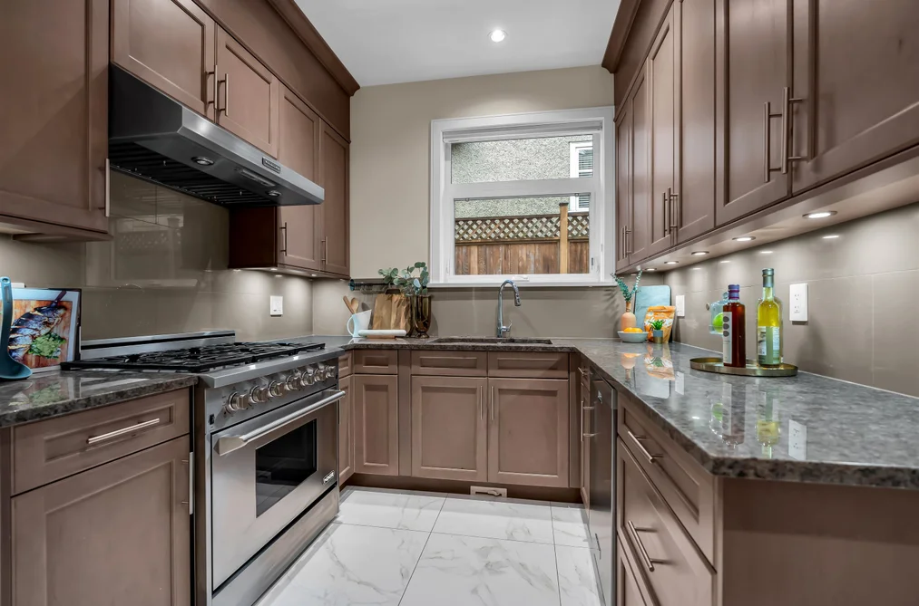 8168 HUNTER STREET, Burnaby BC V5A 2B9, Burnaby BC — Residential for Sale - Photo 5