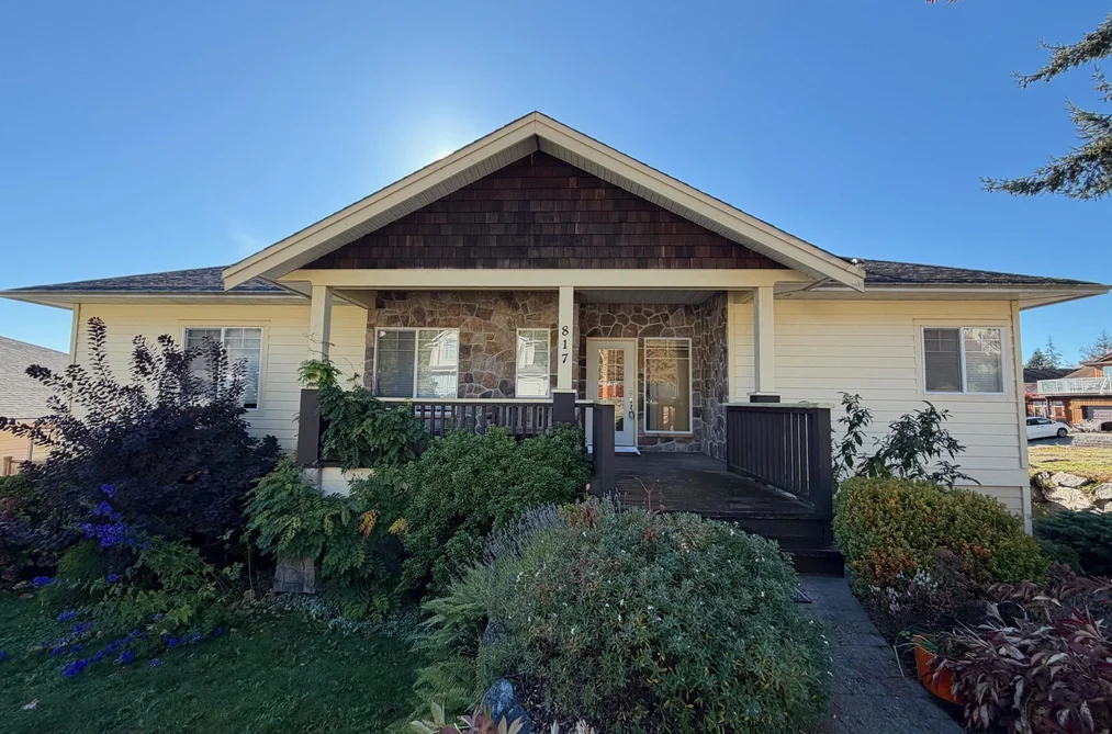 817 Aurora Way, Gibsons, BC - MLS: R3179140