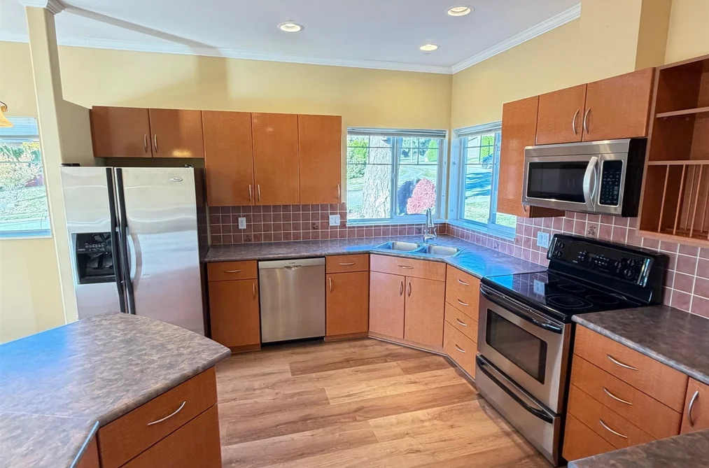 817 Aurora Way, Gibsons, BC - House for Sale - Photo 14 of 38