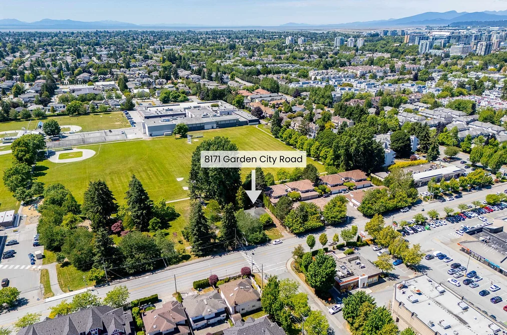 8171 GARDEN CITY ROAD, Richmond, BC — Residential for Sale — Photo 11 of 40