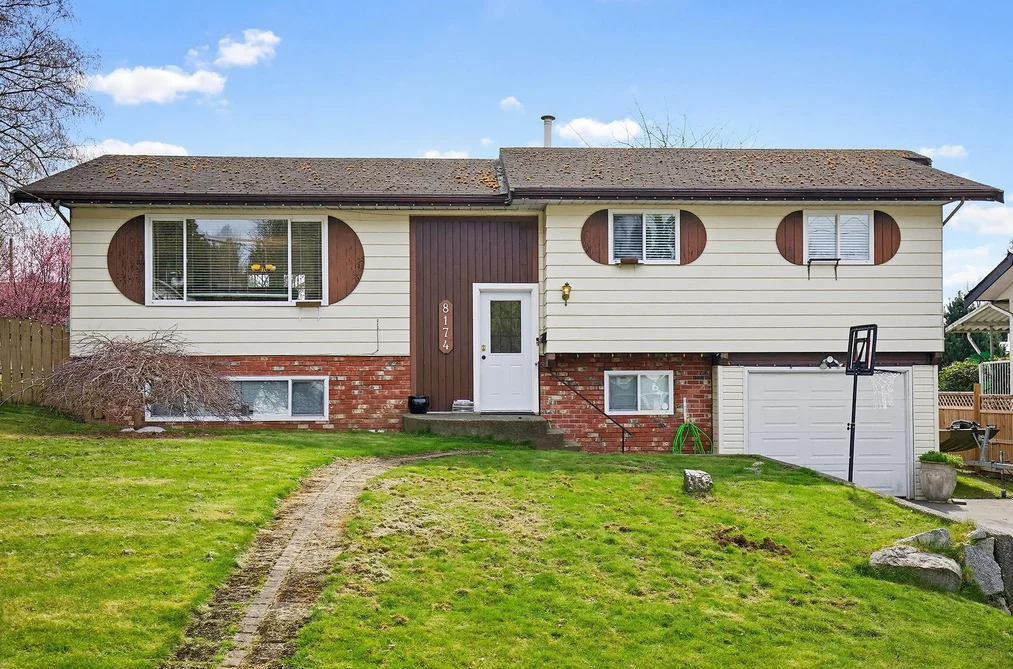 House for sale at 8174 Waxberry Crescent Mission British Columbia - MLS: R3104662