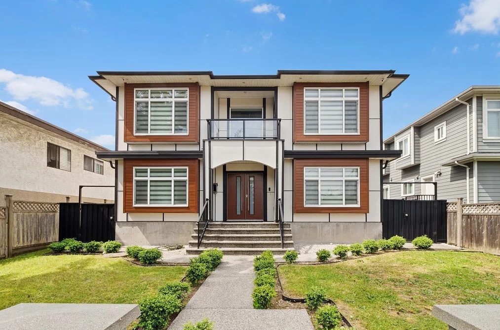 House for sale at 8175 10th Avenue Burnaby British Columbia - MLS: R3122850