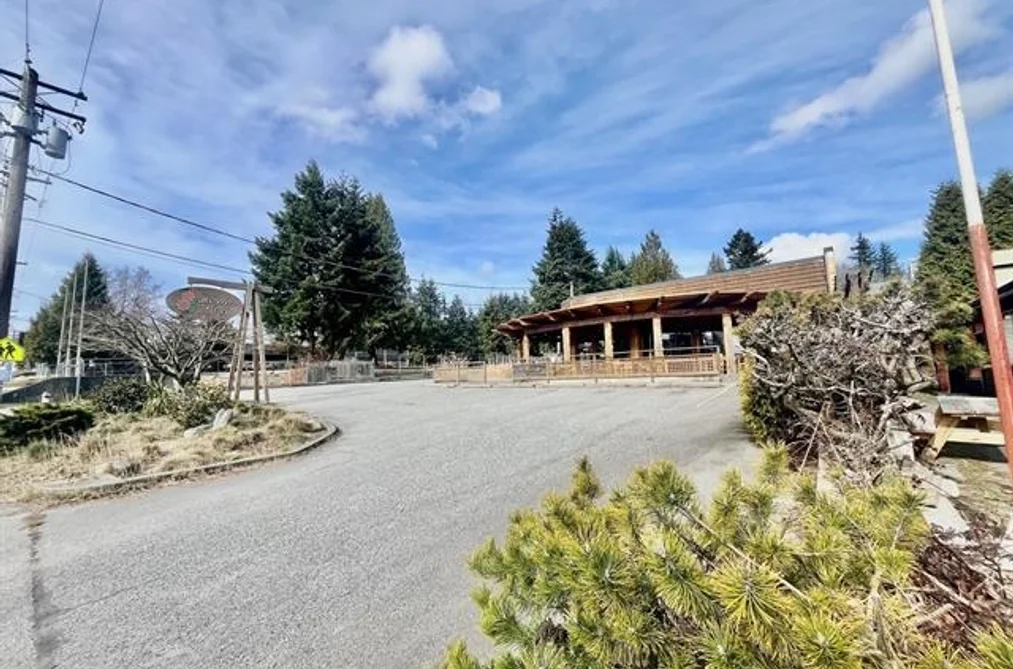 818 GIBSONS WAY, Gibsons BC V0N 1V7, Gibsons BC — Residential for Sale - Photo 2