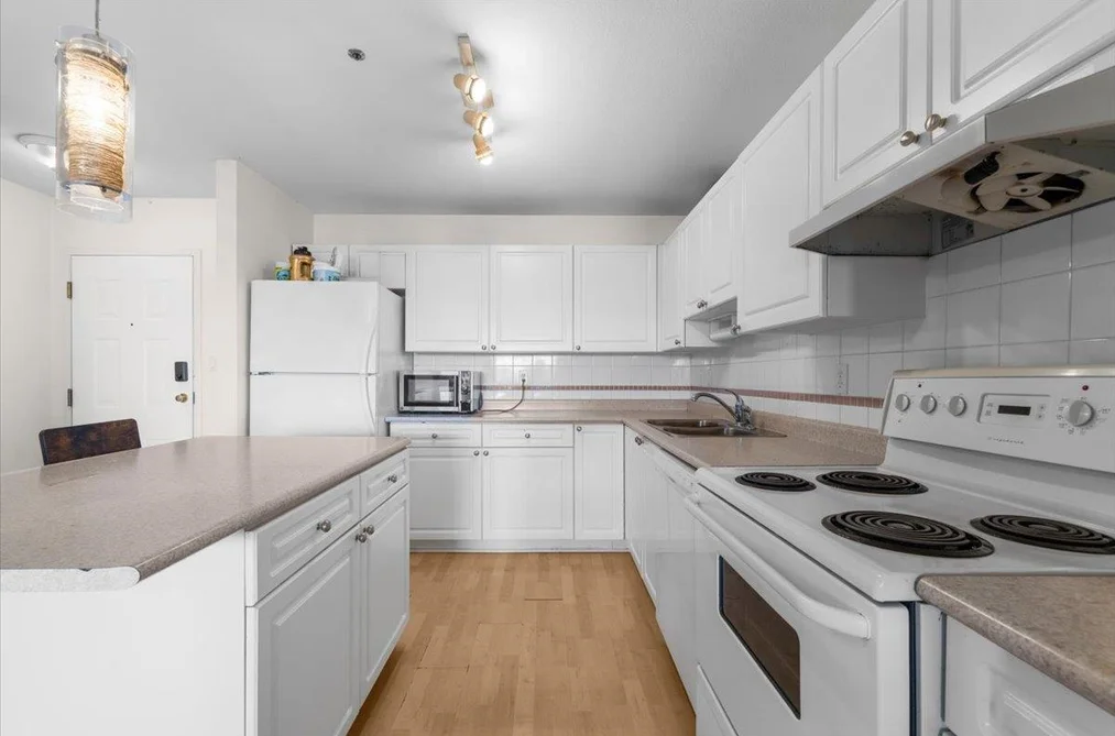 819 1310 CARIBOO STREET, New Westminster BC V3M 1X2, New Westminster BC — Residential for Sale - Photo 4