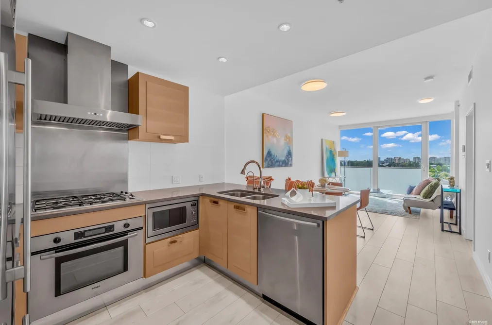 Condo for sale at 819 8080 Cambie Road Richmond British Columbia - MLS: R3133423