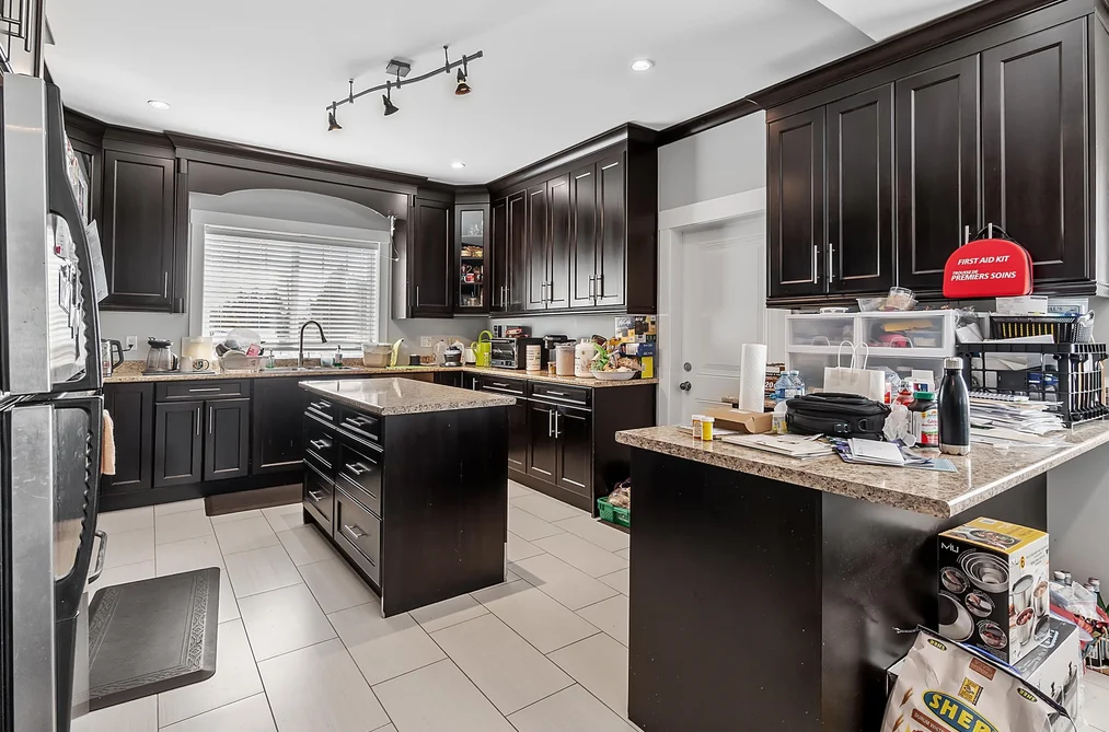 819 CLEARBROOK ROAD, Abbotsford BC V2T 5X2, Abbotsford BC — Residential for Sale - Photo 2