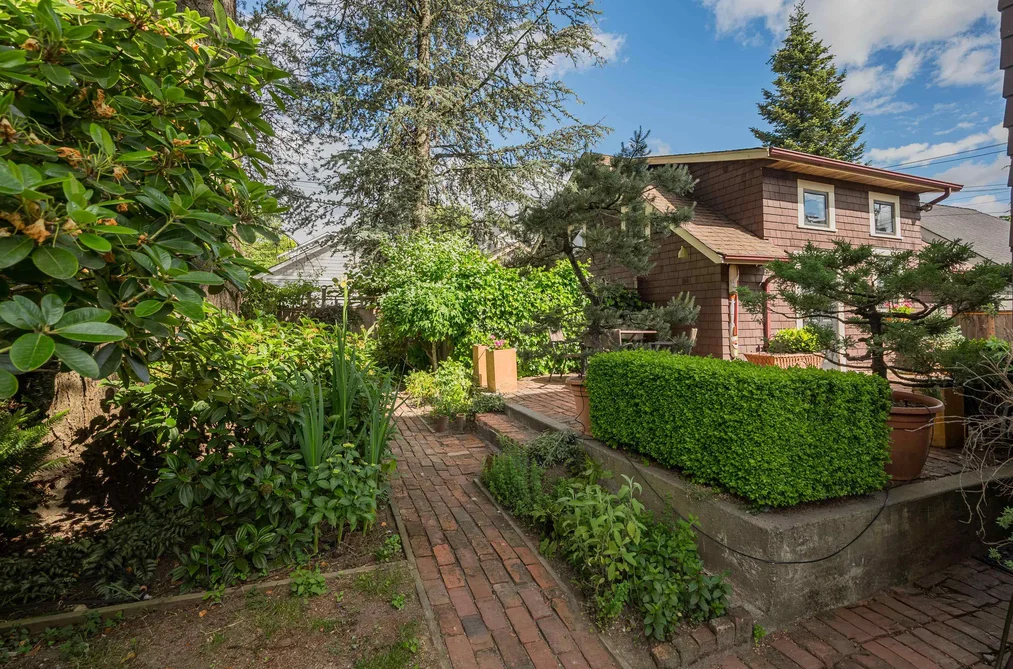 819 EIGHTH AVENUE, New Westminster, BC — Residential for Sale — Photo 37 of 40