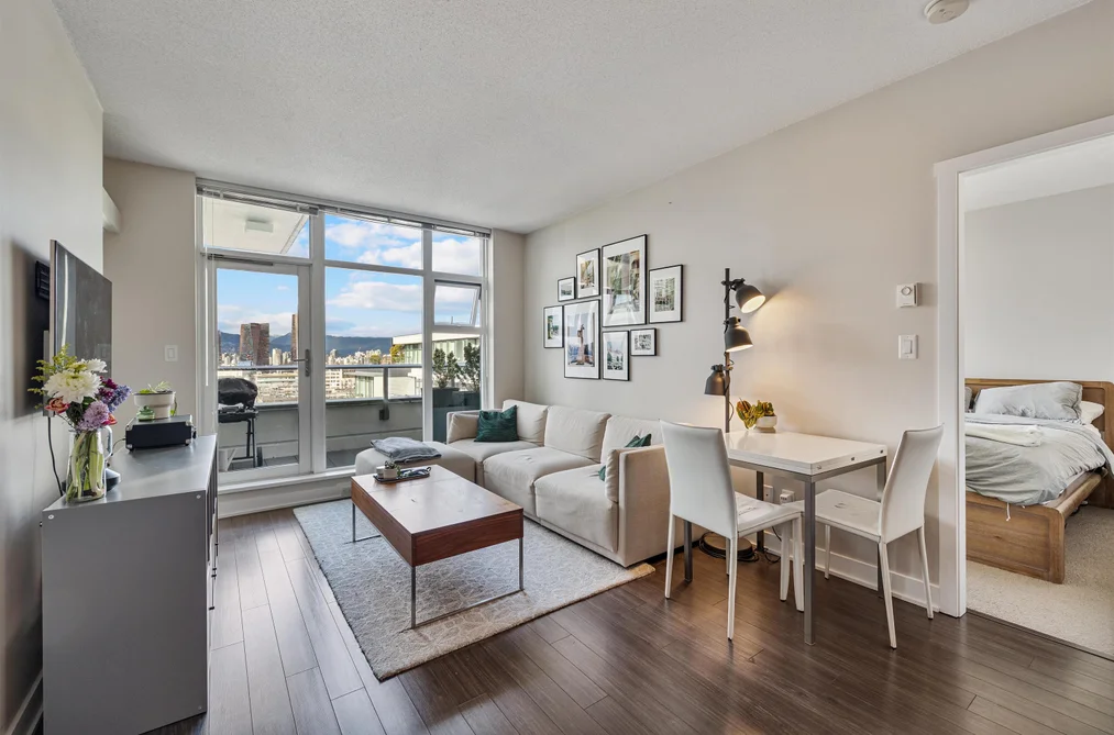 Condo for sale at 820 1777 W 7th Avenue Vancouver British Columbia - MLS: R3107997