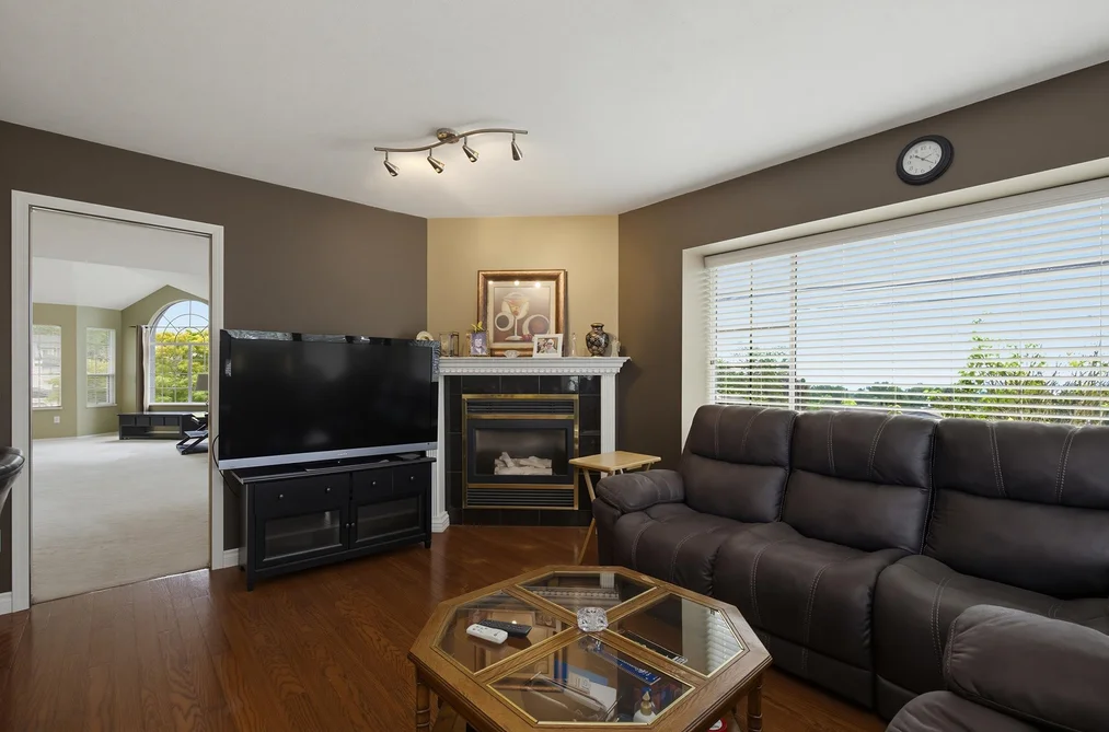 8219 FUJINO STREET, Mission, BC — Residential for Sale — Photo 9 of 40