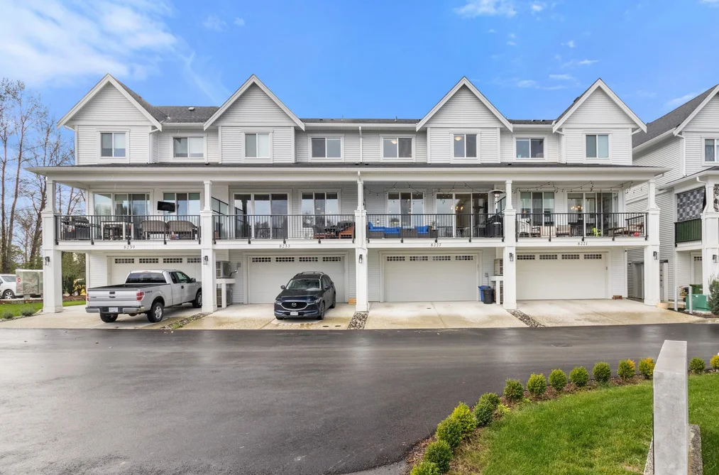 8227 FOXFERN ROAD, Chilliwack BC V2R 6H9, Chilliwack BC — Residential for Sale - Photo 4