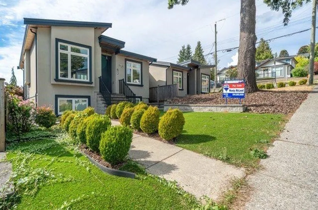 Half Duplex for sale at 8227 Royal Oak Avenue Burnaby British Columbia - MLS: R3162382