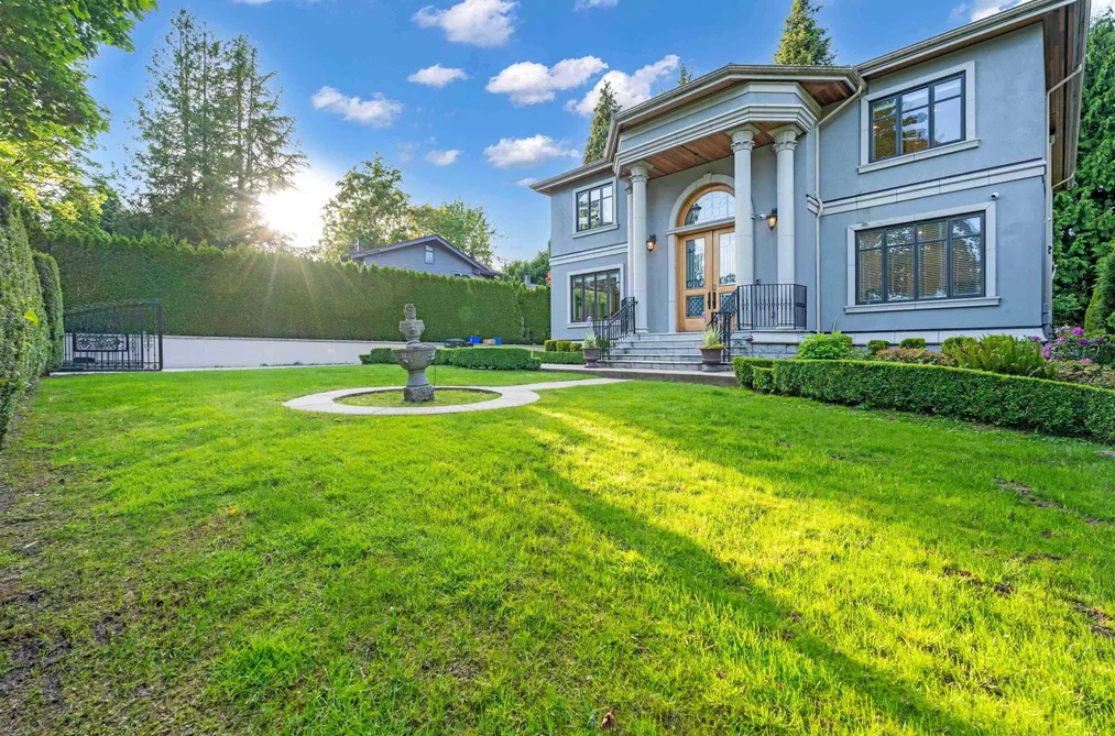 House for sale at 8233 Government Road Burnaby British Columbia - MLS: R3104352