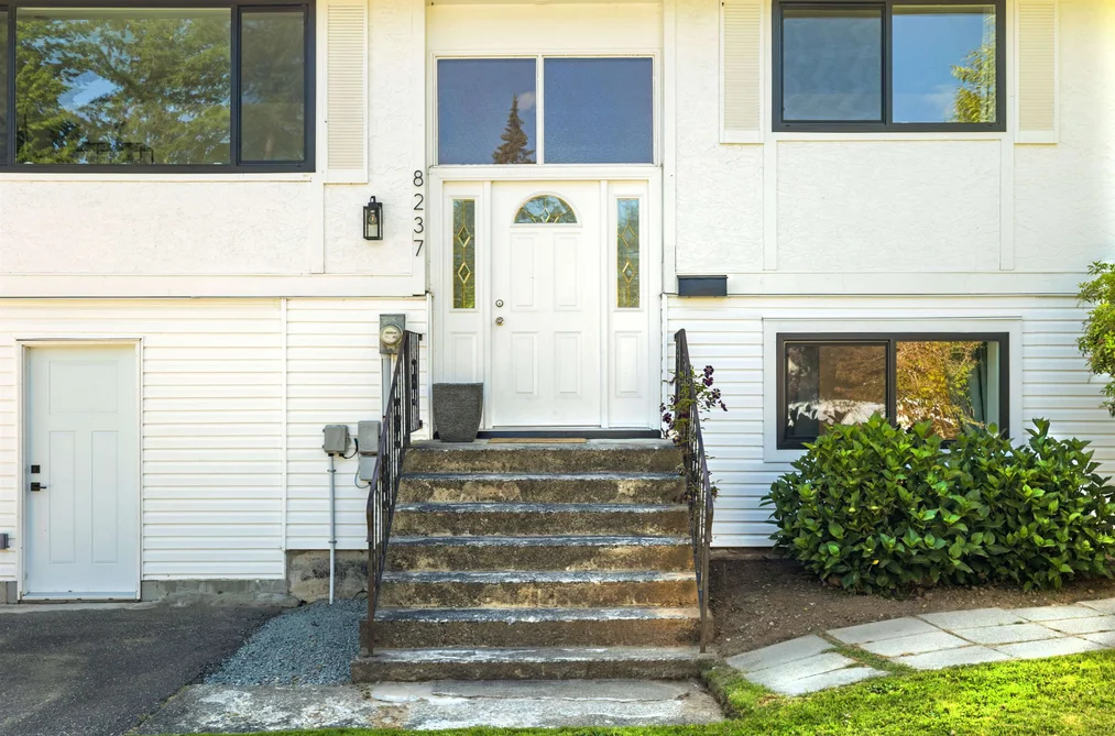 8237 VIOLA PLACE, Mission, BC — Residential for Sale — Photo 6 of 33
