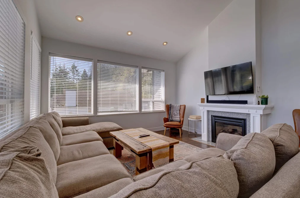 825 BAYVIEW HEIGHTS ROAD, Gibsons BC V0N 1V8, Gibsons BC — Residential for Sale - Photo 2