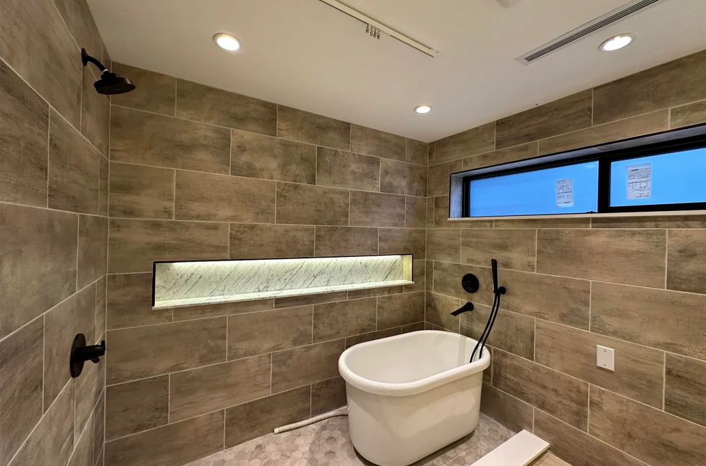 8258 BURNLAKE DRIVE, Burnaby BC V5A 3K9, Burnaby BC — Residential for Sale - Photo 6