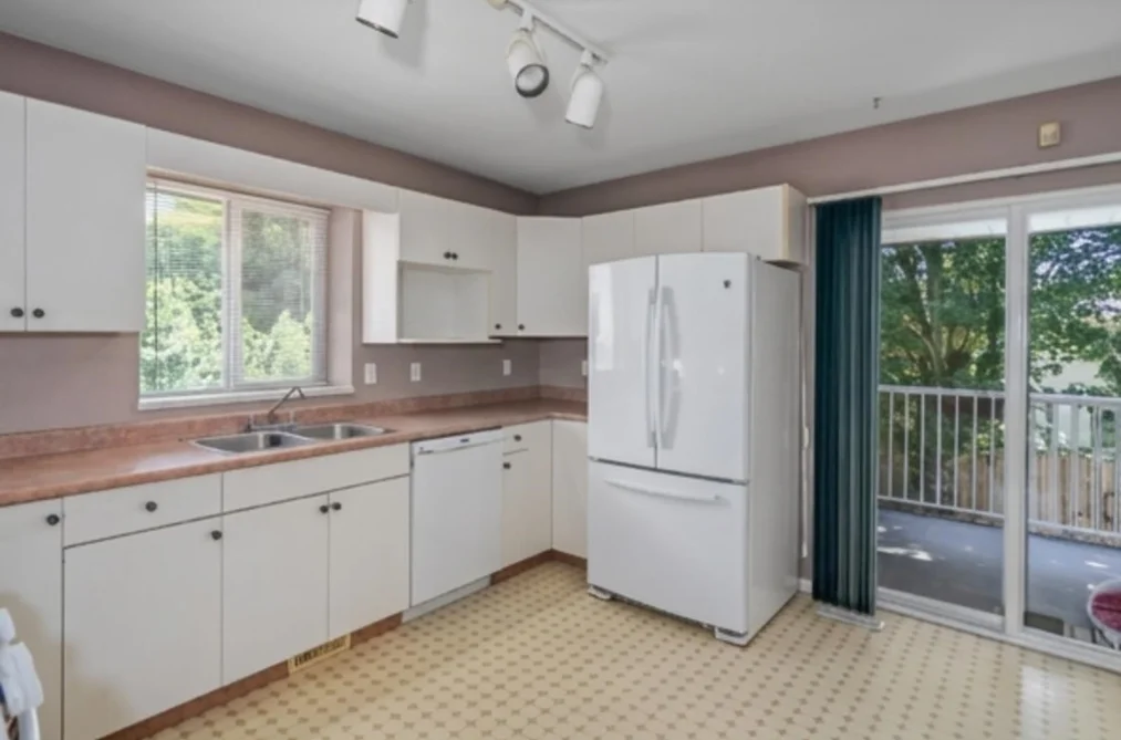 8258 WHARTON PLACE, Mission BC V2V 7A4, Mission BC — Residential for Sale — Photo 10 of 40