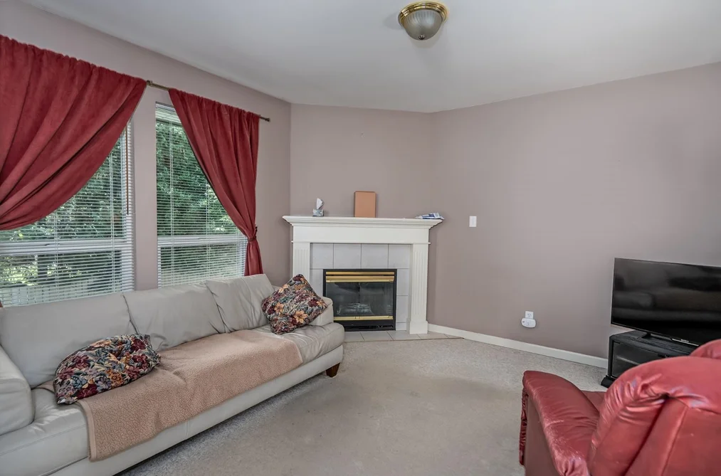 8258 WHARTON PLACE, Mission BC V2V 7A4, Mission BC — Residential for Sale — Photo 11 of 40