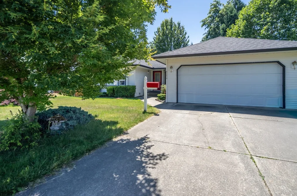 8258 WHARTON PLACE, Mission BC V2V 7A4, Mission BC — Residential for Sale - Photo 2