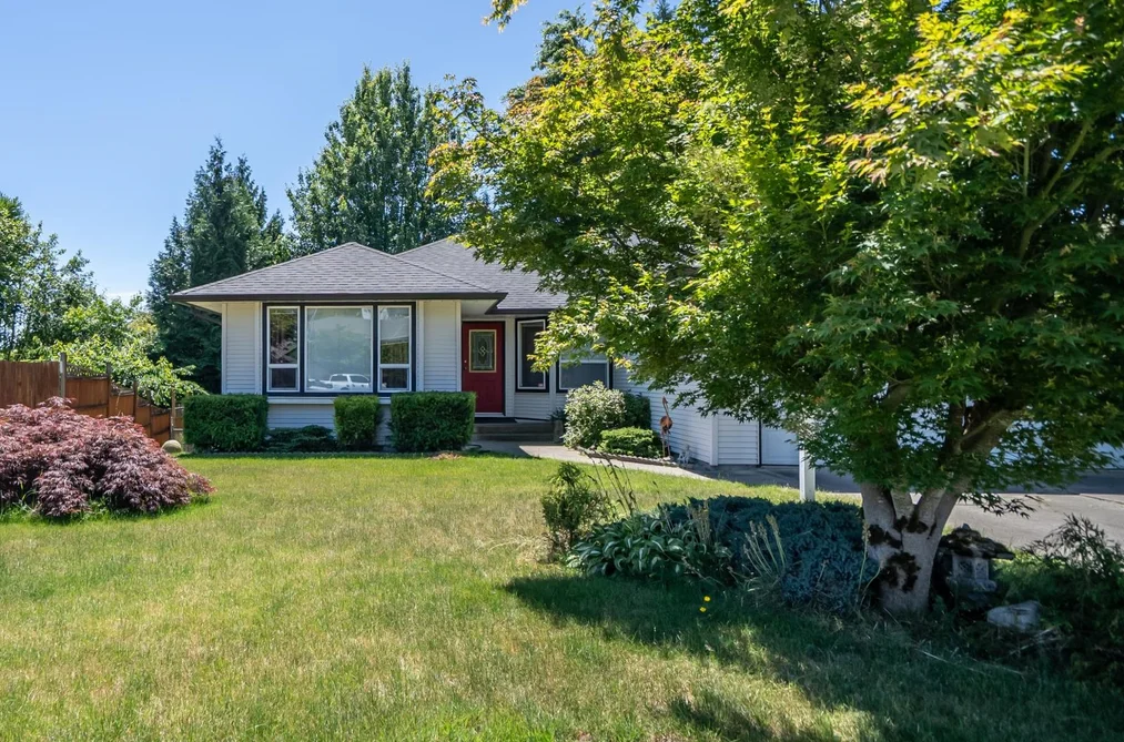 8258 WHARTON PLACE, Mission BC V2V 7A4, Mission BC — Residential for Sale — Photo 3 of 40