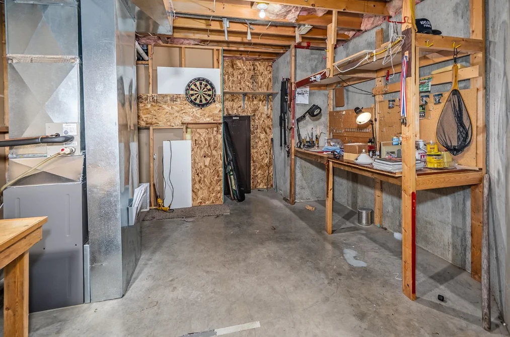 8258 WHARTON PLACE, Mission BC V2V 7A4, Mission BC — Residential for Sale — Photo 32 of 40