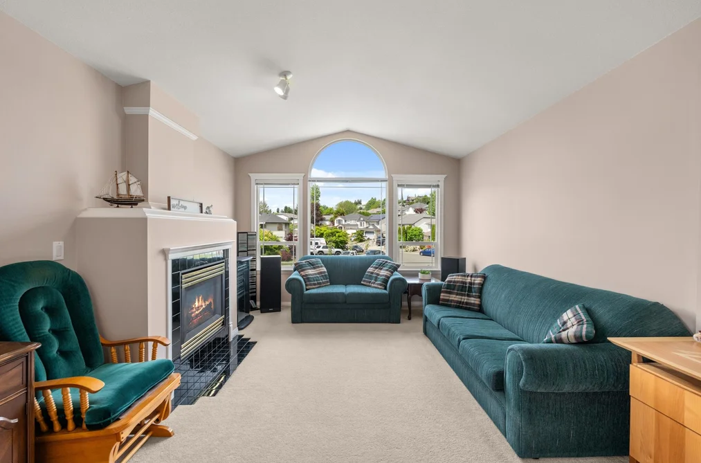 8262 WHARTON PLACE, Mission BC V2V 7A4, Mission BC — Residential for Sale - Photo 2