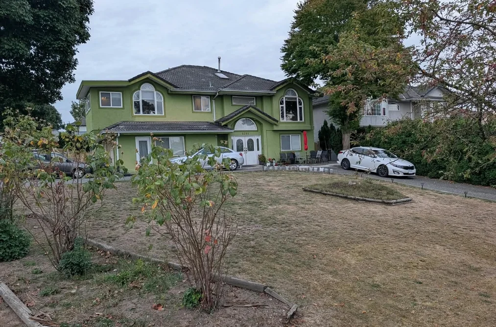 House for sale at 8298 150a Street Surrey British Columbia - MLS: R3164869