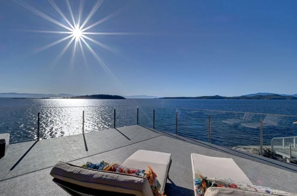 8327 Redrooffs Rd, Sechelt, BC - MLS: R3177802