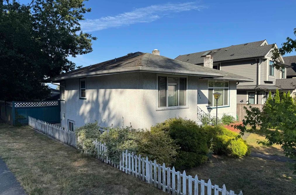 House for sale at 833 Scott Street New Westminster British Columbia - MLS: R3145488