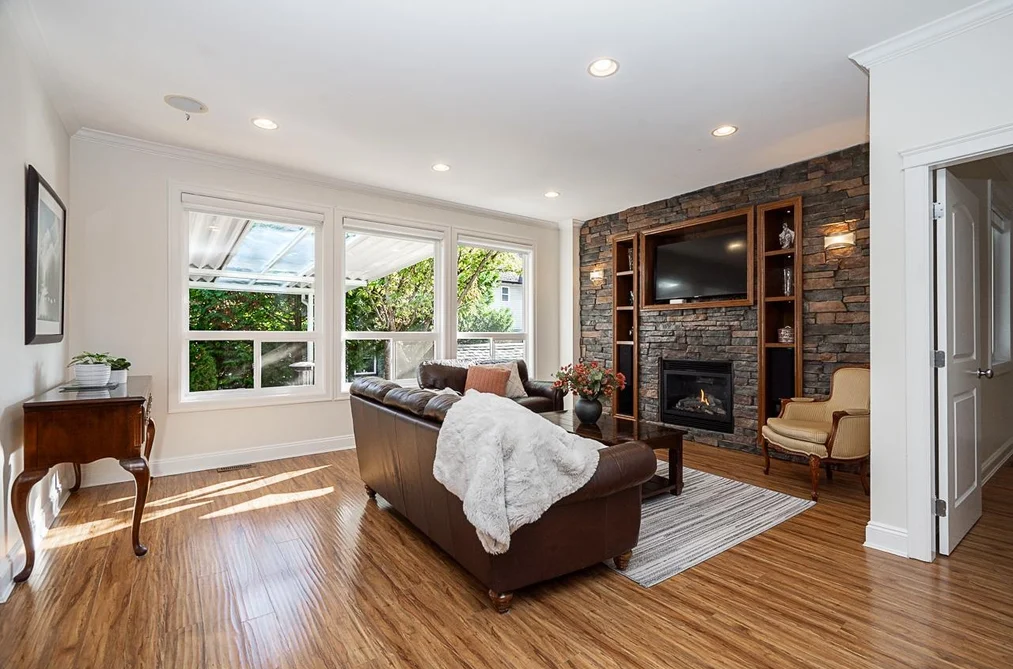 8348 167A Street, Surrey, BC - House for Sale - Photo 5 of 33 8348 167A Street, Surrey, BC - House for Sale - Photo 5 of 33