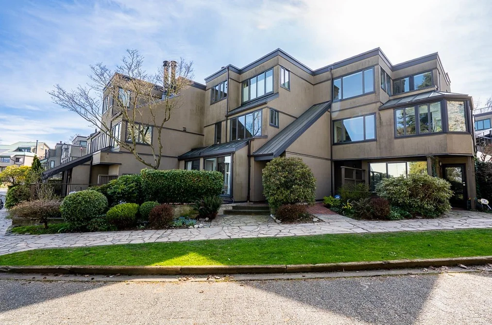 Townhouse for sale at 836 Millbank Vancouver British Columbia - MLS: R3107327