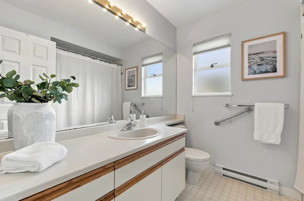 836 Roche Point Drive, North Vancouver, BC - Townhouse for Sale - Photo 16 of 27