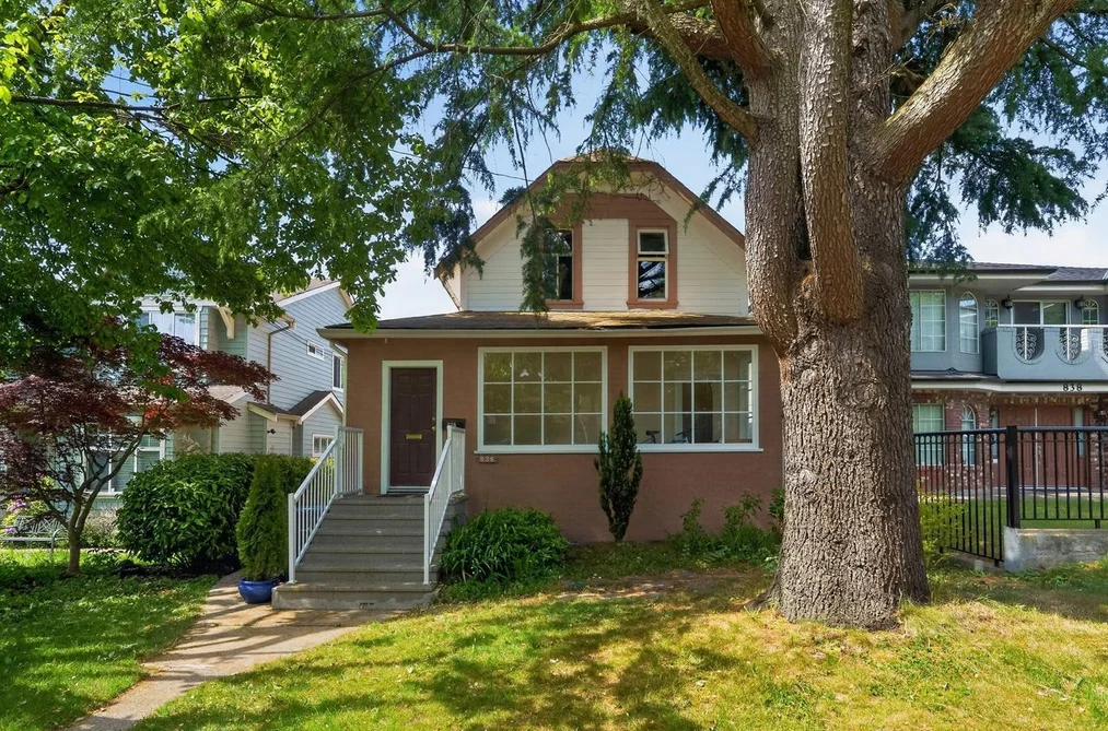 House for sale at 836 Thirteenth Street New Westminster British Columbia - MLS: R3127567