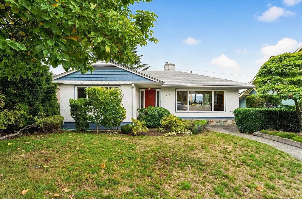 House for sale at 837 Burnaby Street New Westminster British Columbia - MLS: R3163840