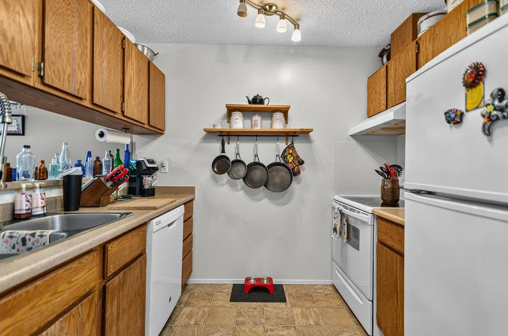 837 North Road, Gibsons, BC - Townhouse for Sale - Photo 5 of 24