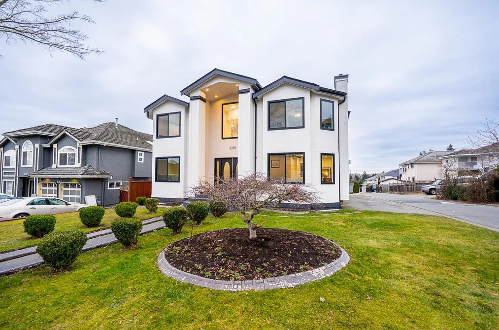 House for sale at 8375 151 Street Surrey British Columbia - MLS: R3083955