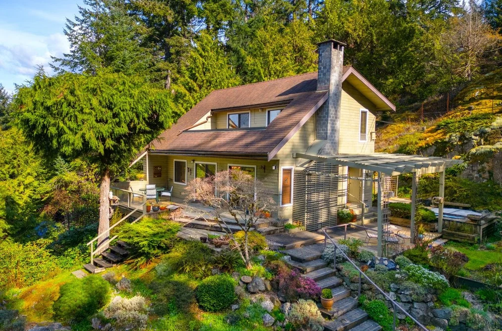 House for sale at 839 Captain'S Way Bowen Island British Columbia - MLS: R3107950