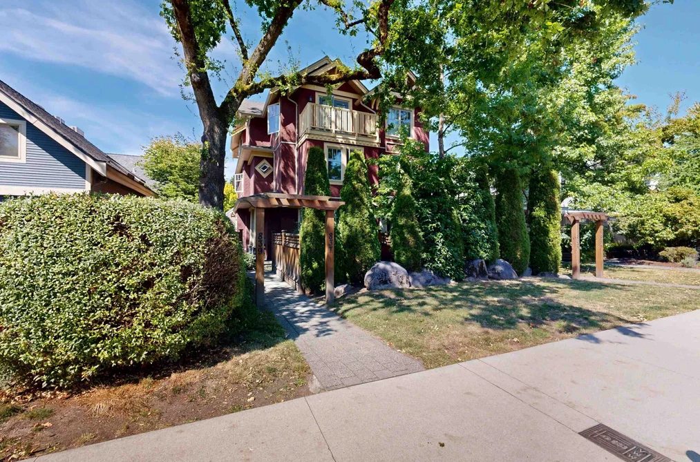Townhouse for sale at 839 W 14th Avenue Vancouver British Columbia - MLS: R3145513