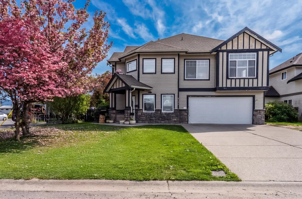 House for sale at 8390 Harris Street Mission British Columbia - MLS: R3118349