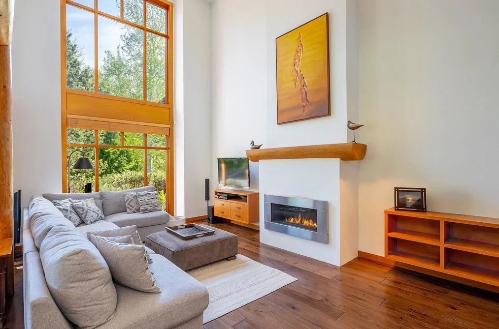 8398 GLEN ABBEY LANE, Whistler BC V8E 1J7, Whistler BC — Residential for Sale - Photo 2