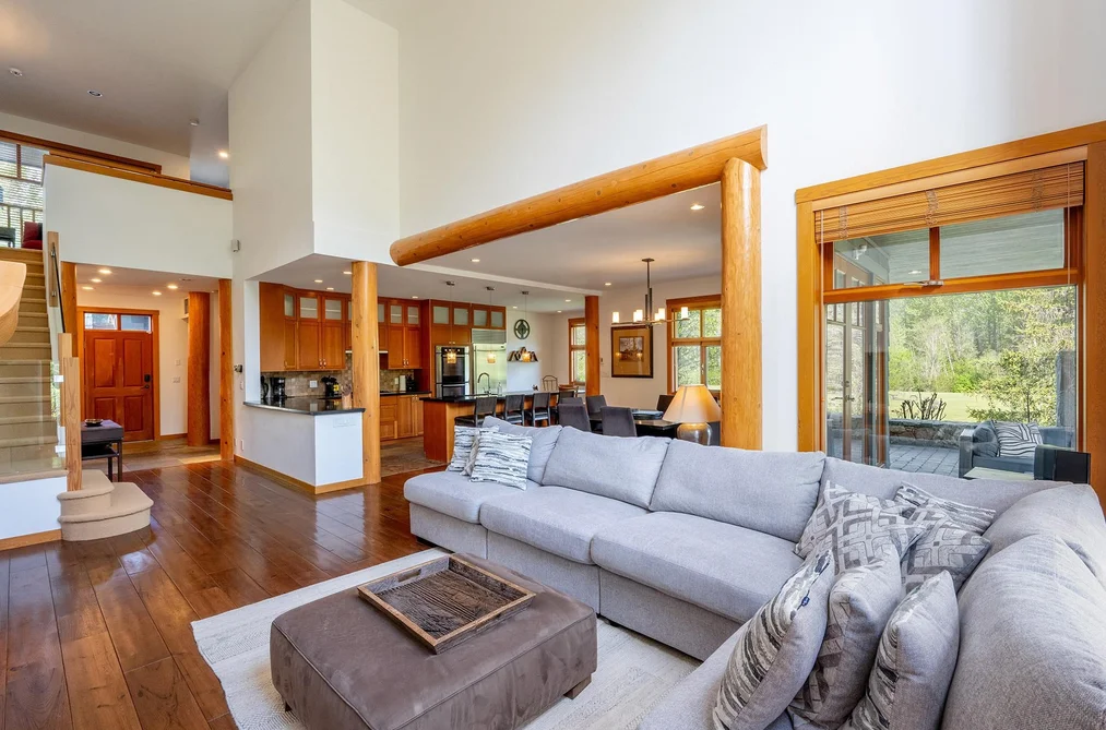 8398 GLEN ABBEY LANE, Whistler BC V8E 1J7, Whistler BC — Residential for Sale - Photo 4
